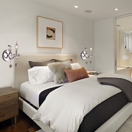 Designer Touch Decorative Silvery Crystal Wall Light with 1 Lights