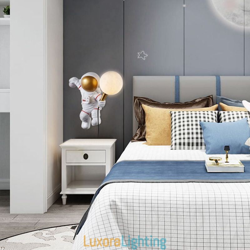 Designer Touch Decorative Modern Wall Sconce Creative Astronaut Resin Wall Light Kids